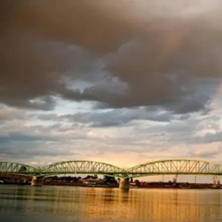 Romantic Holiday By The Danube Tatil Evi
