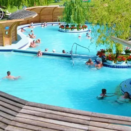 Romantic Holiday By The Danube Tatil Evi Komárom